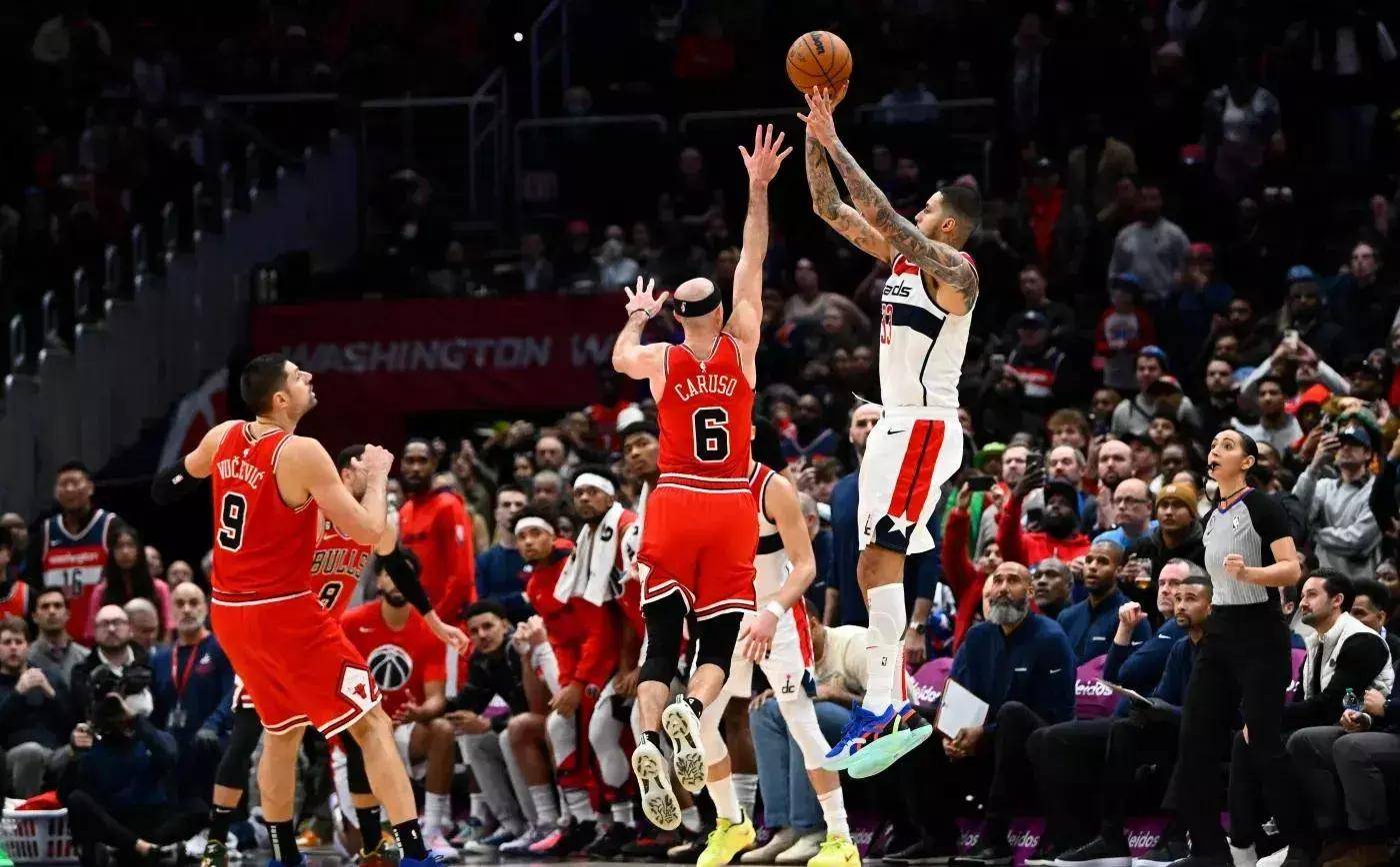 公牛三巨头联手，绝杀战胜得分突破，黄蜂冲击季后赛！